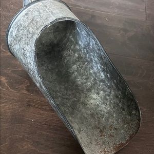 Farmhouse decorative feed scoop